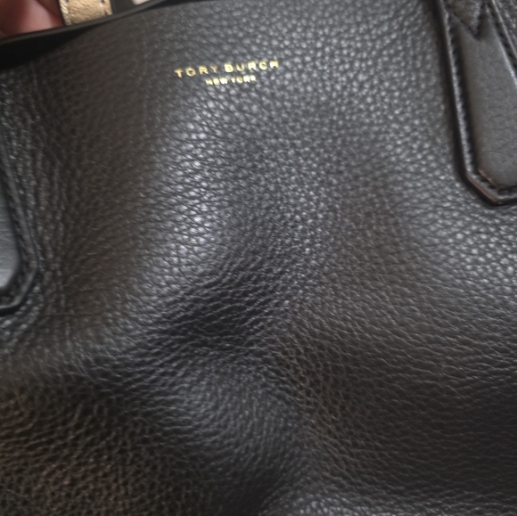 Tory Burch Perry Tote In Black Smooth/ Pebbled Leather. Never Used - Picture 6 of 16